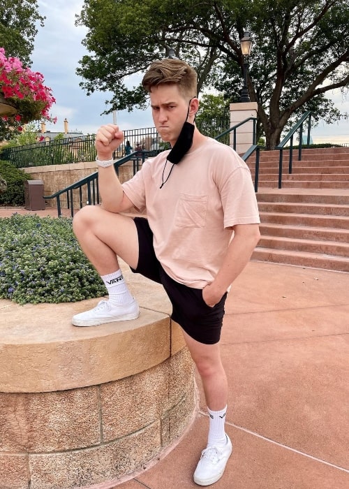 Alex Griswold Height, Weight, Age, Body Statistics