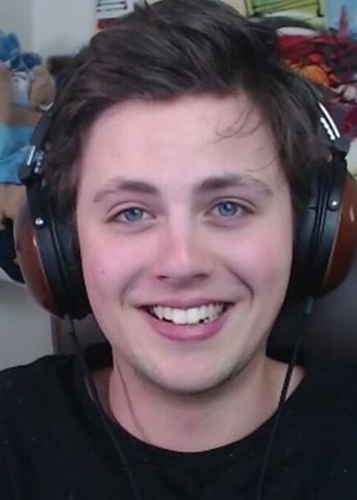 Corl Height, Weight, Age, Body Statistics