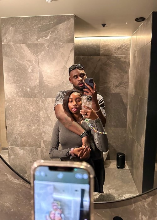 Dami Hope Height, Weight, Age, Body Statistics