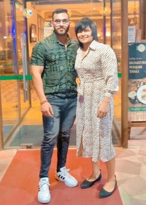 Divya Kakran Height, Weight, Age, Body Statistics