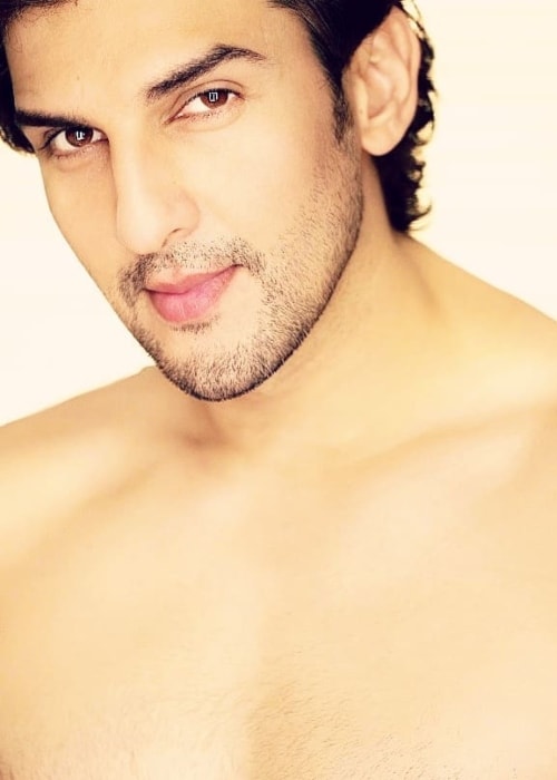 Manish Raisinghan Height, Weight, Age, Body Statistics