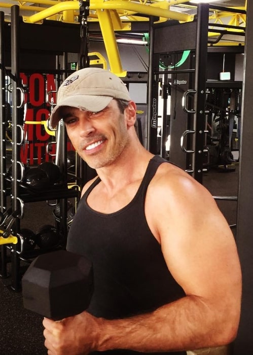Mart&iacute;n Karpan posing for a picture at Spinning Center Gym in February 2018