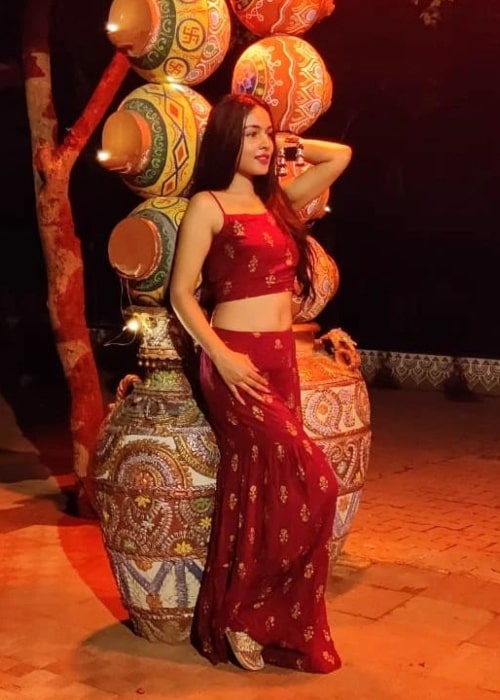 Srishti Singh Height, Weight, Age, Boyfriend, Family